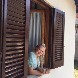 Meet your Posher, Elena